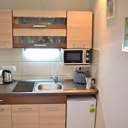 Luxe For Less Apartment *